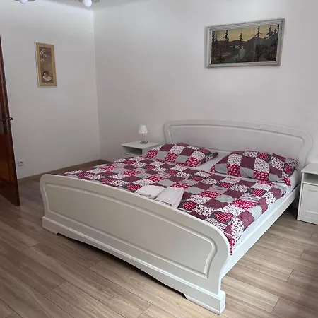 Zazrivsky Dvor - Magura, Wellness, Self Check-in, 6 Bedrooms, 4 Bathrooms *