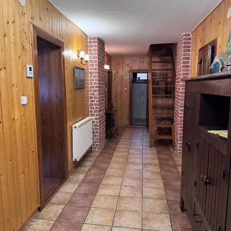 Feriehus Zazrivsky Dvor - Magura, Wellness, Self Check-in, 6 Bedrooms, 4 Bathrooms Zázrivá