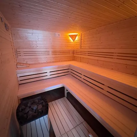 Zazrivsky Dvor - Magura, Wellness, Self Check-in, 6 Bedrooms, 4 Bathrooms Holiday home