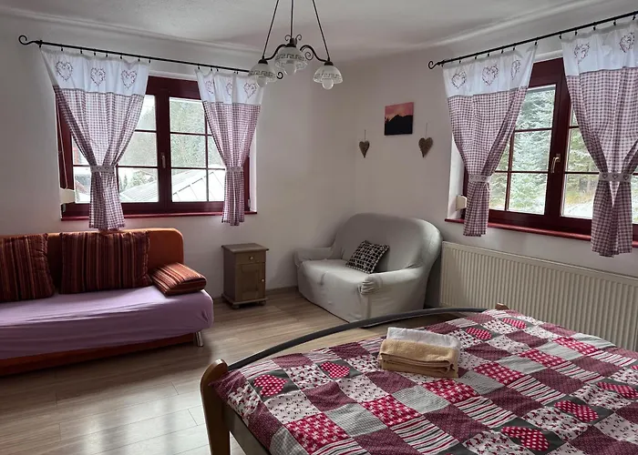 Zazrivsky Dvor - Magura, Wellness, Self Check-in, 6 Bedrooms, 4 Bathrooms Semesterbostad *