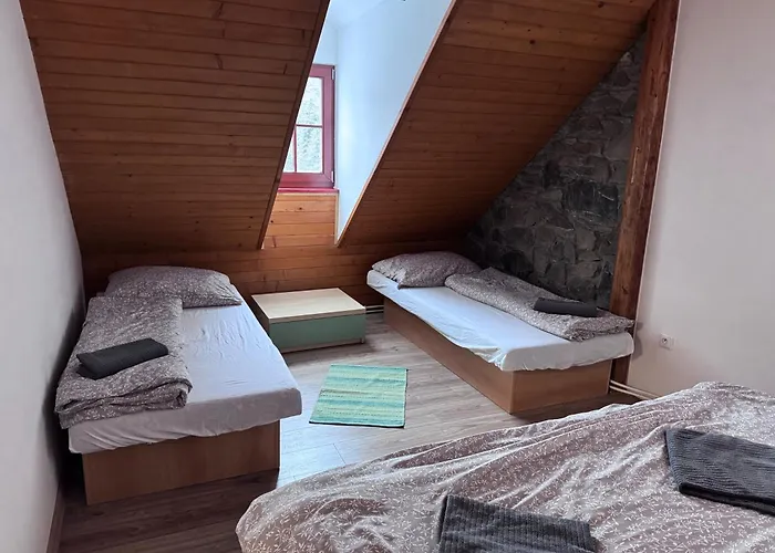 Ferienhaus Zazrivsky Dvor - Magura, Wellness, Self Check-in, 6 Bedrooms, 4 Bathrooms