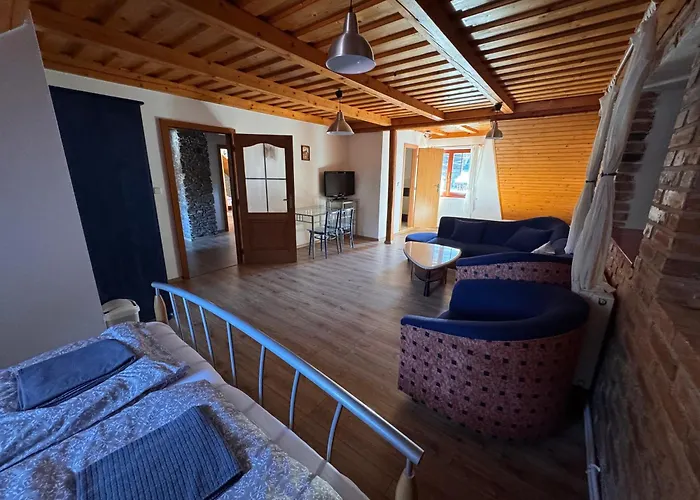 Ferienhaus Zazrivsky Dvor - Magura, Wellness, Self Check-in, 6 Bedrooms, 4 Bathrooms Zázrivá